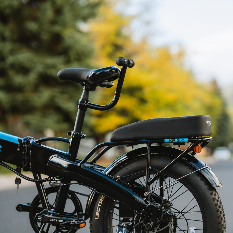 CLOSE UP OF REAR 3.0 XP BLACK EBIKE WITH PASSENGER PACKAGE